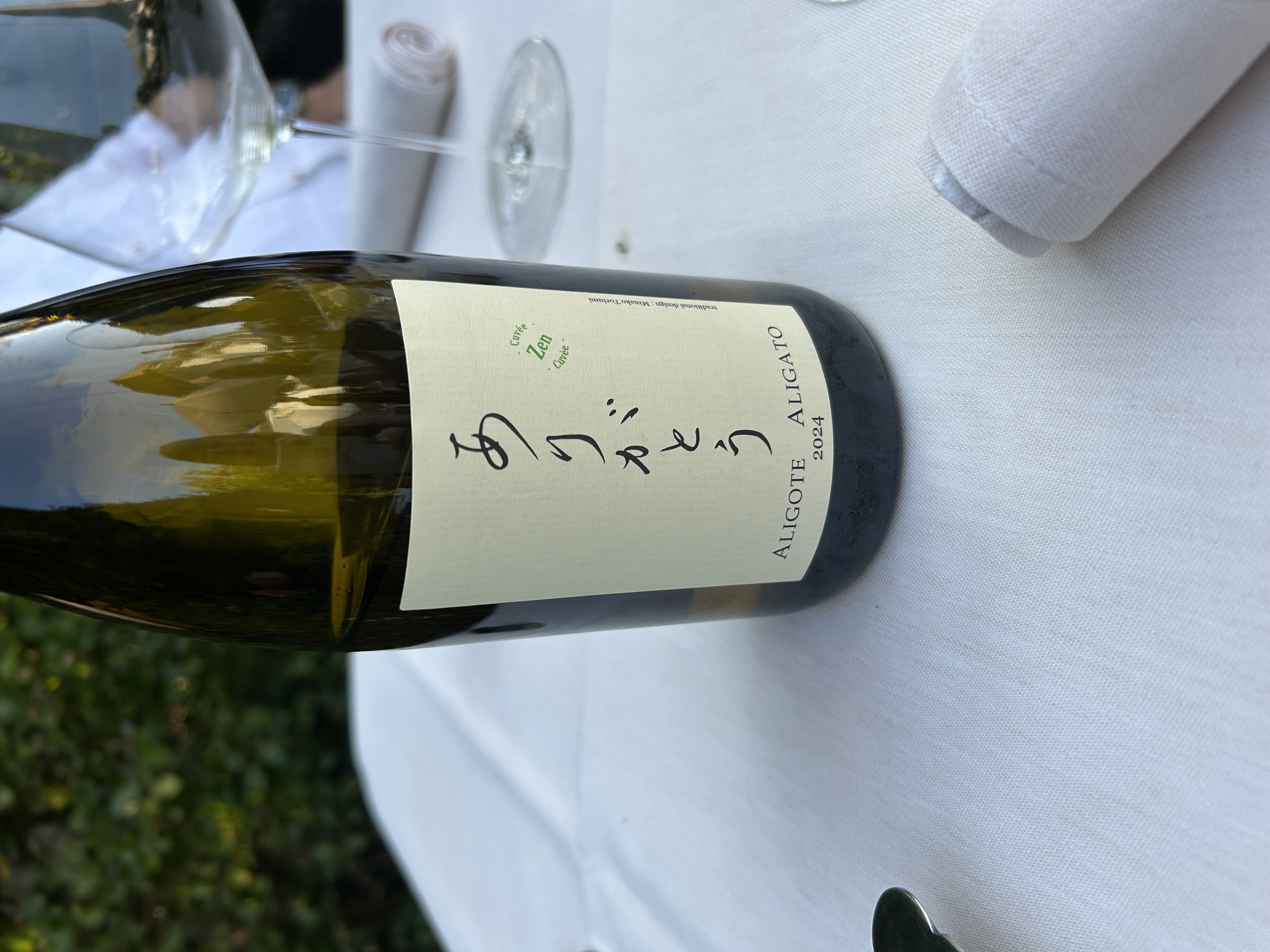 Bourgogne Aligoté «Aligato» auf dem Tisch